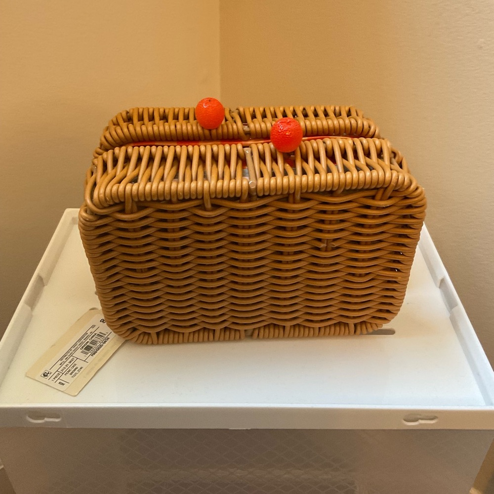 Woven Tan Basket jewelry case